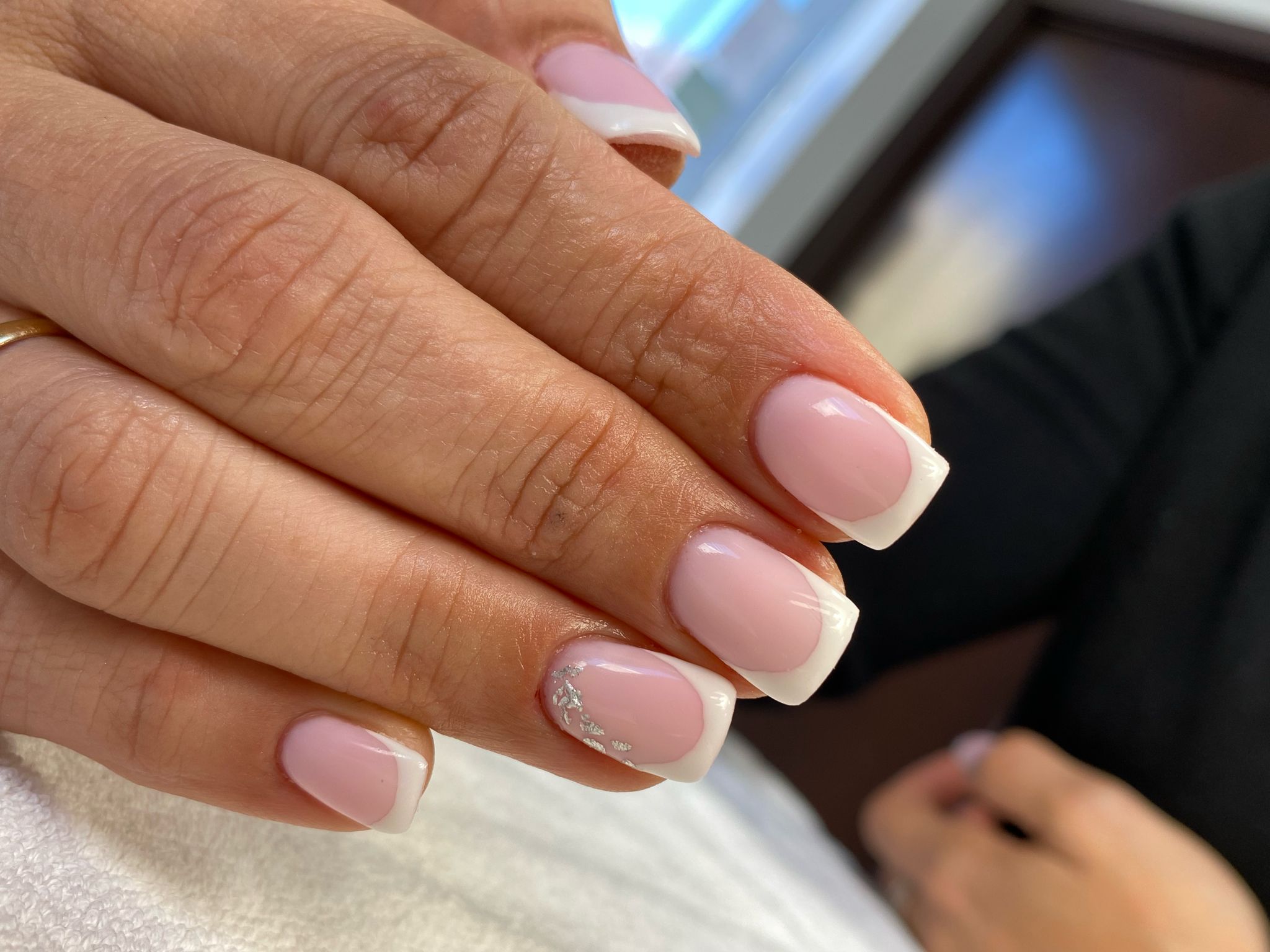 uñas con extensión de gel en manicura
